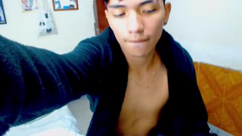 Snapshot of lionpuppy17 chatting on January 6, 6:41 pm Lionpuppy online show from January 6, 6:41 pm
