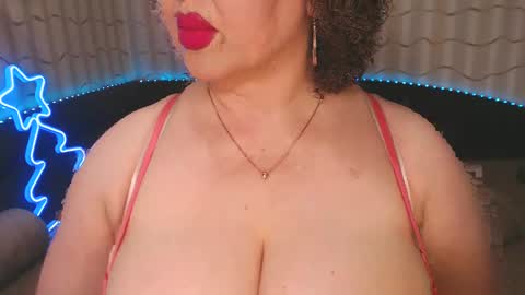 Snapshot of lipsaddiction chatting on December 23, 2:50 pm LIpsAddiction online show from December 23, 2:50 pm