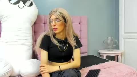 Lis  online show from March 6, 1:35 am