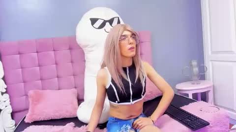 Lis  online show from March 8, 2:15 am