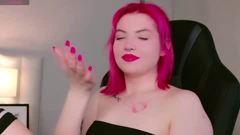 Snapshot of lisa_adam chatting on February 7, 9:26 am lissi online show from February 7, 9:26 am