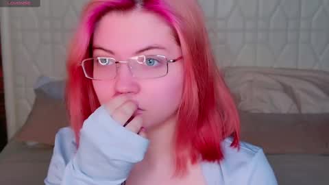 Snapshot of lisa_adam chatting on March 8, 4:01 am lissi online show from March 8, 4:01 am