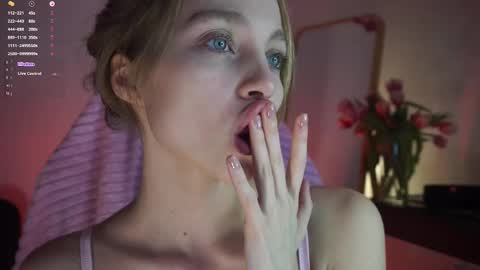 Snapshot of lisa_babymetal chatting on December 20, 7:50 pm Lisa online show from December 20, 7:50 pm