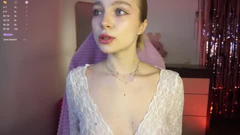 Snapshot of lisa_babymetal chatting on March 4, 9:18 am Lisa online show from March 4, 9:18 am