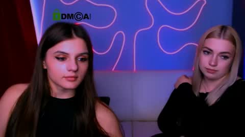 Snapshot of lisa_dark_ chatting on May 11, 12:22 pm Lisa online show from May 11, 12:22 pm
