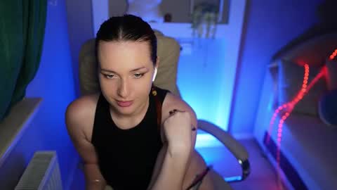 lisa_elfy online show from December 3, 4:16 pm