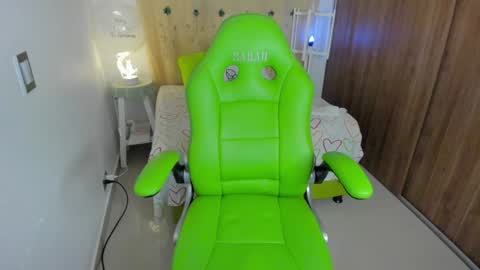 Snapshot of lisa_gerrard_ chatting on December 27, 12:45 pm Lisa online show from December 27, 12:45 pm