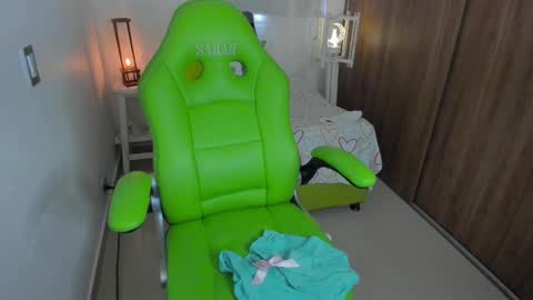 Snapshot of lisa_gerrard_ chatting on February 17, 3:09 pm Lisa online show from February 17, 3:09 pm