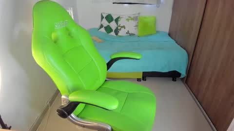 Lisa  online show from December 1, 6:02 pm