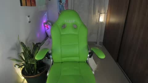 Lisa  online show from April 16, 11:11 am