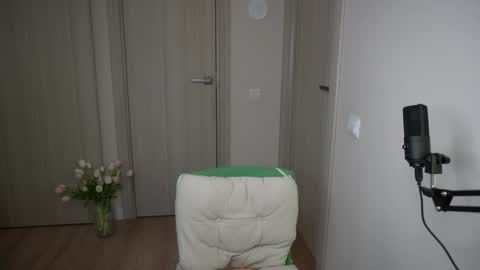 lisa_graham online show from October 21, 4:24 am