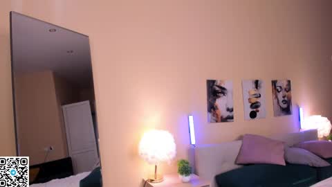 Lisa online show from April 25, 9:23 am