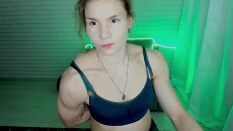 Snapshot of lisa_ree_ chatting on January 2, 1:27 am lisa online show from January 2, 1:27 am