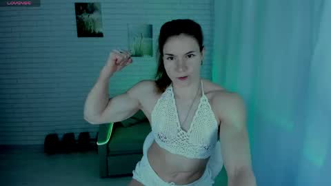 Snapshot of lisa_ree_ chatting on May 5, 2:19 am lisa online show from May 5, 2:19 am