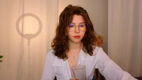 Snapshot of lisa_roses chatting on January 11, 2:41 am Lisa online show from January 11, 2:41 am