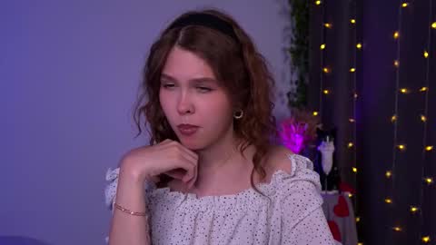 Snapshot of lisa_roses chatting on November 9, 9:13 pm Lisa online show from November 9, 9:13 pm