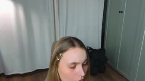 Elisabeth or Lisa online show from February 22, 8:07 pm