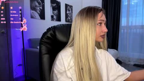 Lisa online show from October 25, 12:34 pm