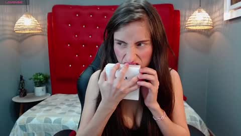 Lisa online show from December 3, 3:30 am