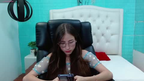 Lisa online show from March 12, 1:08 pm