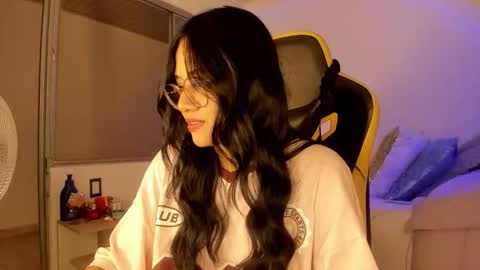 Lisa Thompson online show from October 30, 1:18 am