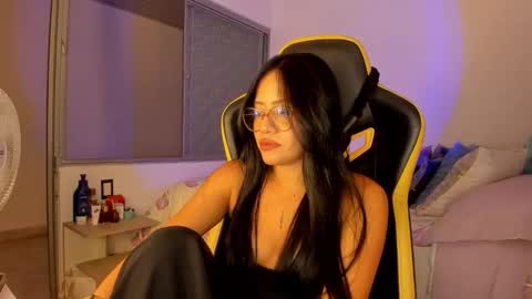 Lisa Thompson online show from November 23, 1:16 am