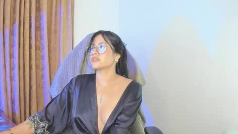 Lisa Thompson online show from February 17, 2:30 am