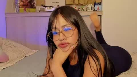 Snapshot of lisa_t08 chatting on June 13, 1:25 am Lisa Thompson online show from June 13, 1:25 am