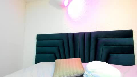 lisa white  online show from January 11, 9:25 pm