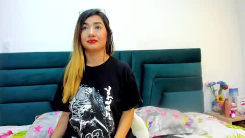 lisa white  online show from March 10, 9:40 pm