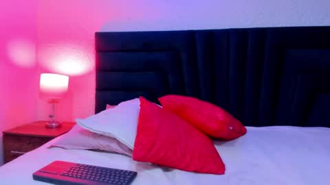 lisa white  online show from April 23, 8:46 am