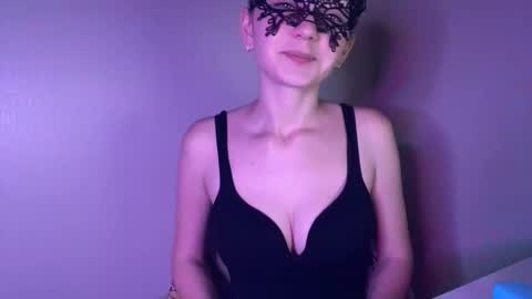 Lisa online show from September 12, 5:35 pm