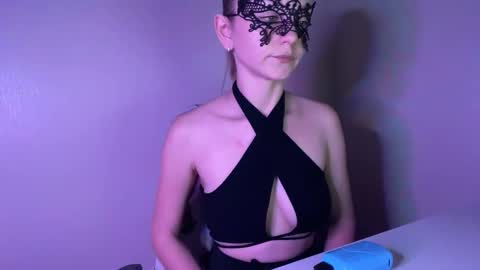 Lisa online show from September 13, 4:40 pm