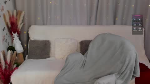 Snapshot of lisamooore chatting on December 11, 10:14 am Lisa Moore online show from December 11, 10:14 am