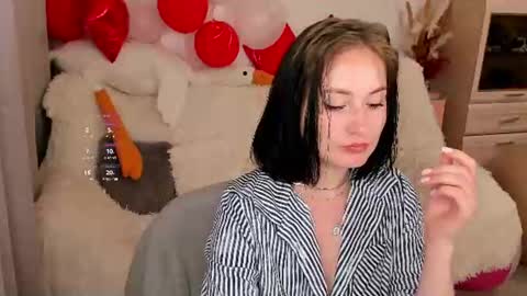 Snapshot of lisamooore chatting on July 2, 5:41 pm Lisa Moore online show from July 2, 5:41 pm