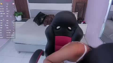  L I S A P A L M E R  online show from April 21, 12:44 pm