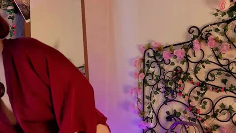 Snapshot of lisavamp chatting on October 1, 10:49 pm LisaVamp online show from October 1, 10:49 pm