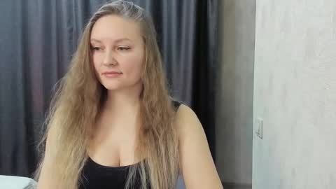 Snapshot of lisavanoranje chatting on November 3, 11:15 pm Lisa online show from November 3, 11:15 pm