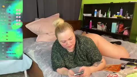 Lisa online show from February 3, 2:33 pm