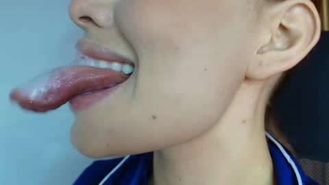 Lisbet online show from April 7, 10:20 pm