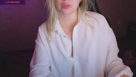 Snapshot of lisenok26 chatting on June 14, 12:08 am Anna online show from June 14, 12:08 am