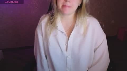 Snapshot of lisenok26 chatting on July 18, 12:04 am Anna online show from July 18, 12:04 am
