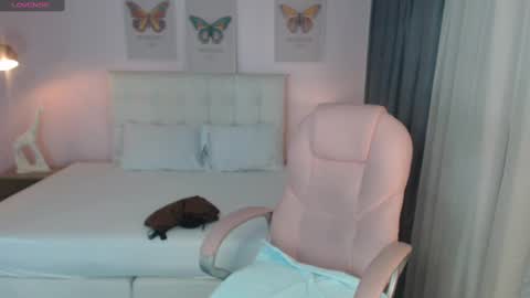 Andrea online show from December 5, 12:22 pm