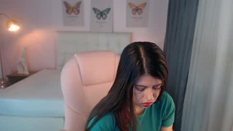 Andrea online show from January 3, 12:30 pm