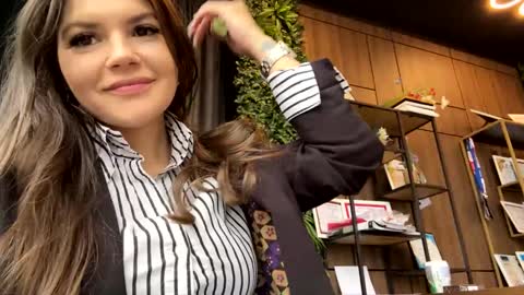 Lissa online show from May 9, 9:36 am