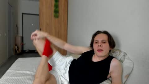 Alfie online show from December 3, 4:03 am