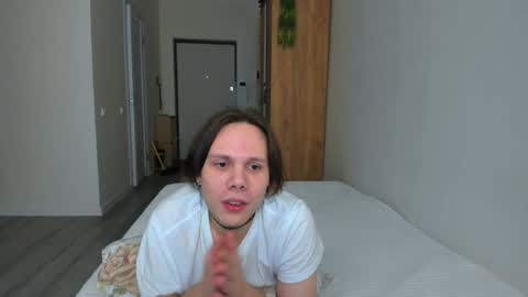 Alfie online show from December 6, 6:39 pm