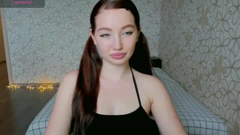 Snapshot of lissa_cristal_ chatting on June 8, 10:04 am lissa_cristal_ online show from June 8, 10:04 am