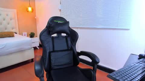 L I S S A  online show from February 25, 3:42 am