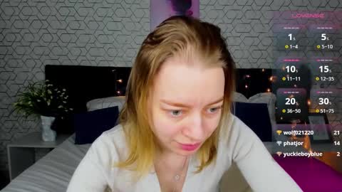 Snapshot of lissa_kitsune chatting on December 28, 8:26 am Lissa online show from December 28, 8:26 am